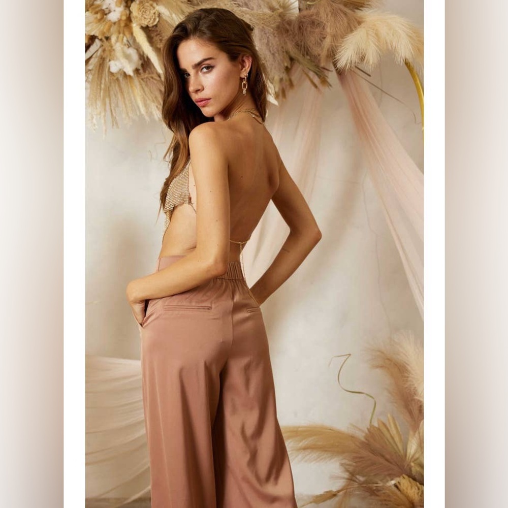 ***ONE ITEM PER ORDER*** Women's Gold Halter point Top Elegant Gold Chain Halter - Picture 7 of 9